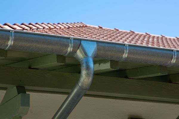 Eavestrough Repair in Van Nuys