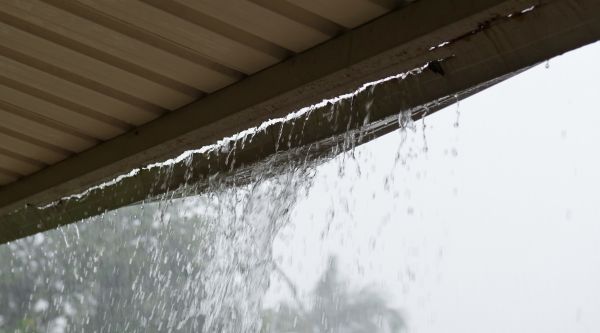 Leaking Gutter Repair in Van Nuys
