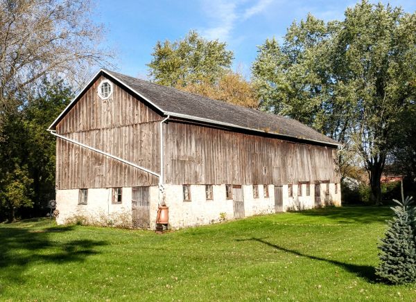 Barn Gutter Repair in Van Nuys
