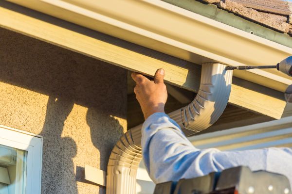 Aluminum Rain Gutter Service in Van Nuys
