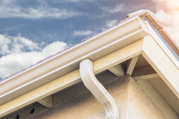 Seamless Gutter Replacement in Van Nuys