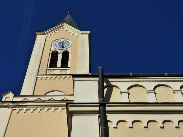 Church Gutter Installation in Van Nuys
